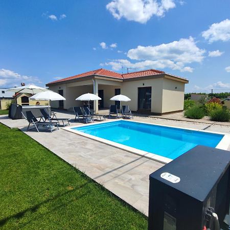 Villa Mattina, With Heated Pool And Jacuzzi ปริฟลากา ภายนอก รูปภาพ