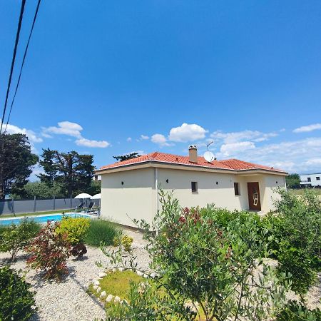 Villa Mattina, With Heated Pool And Jacuzzi ปริฟลากา ภายนอก รูปภาพ