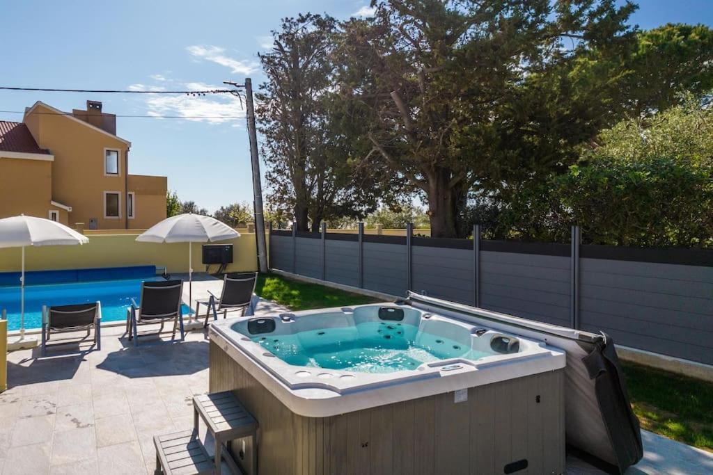Villa Mattina, With Heated Pool And Jacuzzi ปริฟลากา ภายนอก รูปภาพ