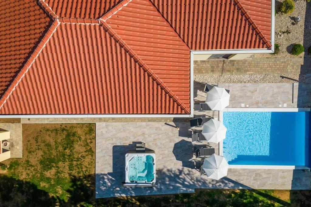 Villa Mattina, With Heated Pool And Jacuzzi ปริฟลากา ภายนอก รูปภาพ